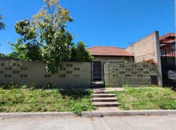 Casa · 140m² · 5 Ambientes · Casa en Burzaco