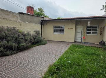 Casa · 256m² · 6 Ambientes · Casa en Burzaco