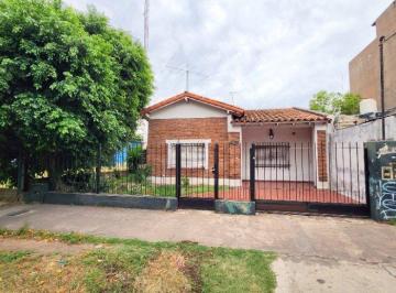 Casa · 110m² · 4 Ambientes · Casa en Burzaco