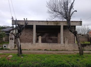 Local comercial · 180m² · 3 Ambientes · Local en Claypole