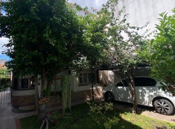 Casa · 247m² · 5 Ambientes · Casa en Burzaco