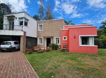 Casa · 140m² · 4 Ambientes · 1 Cochera · Se Vende Excelente Propiedad en Gral Rodriguez