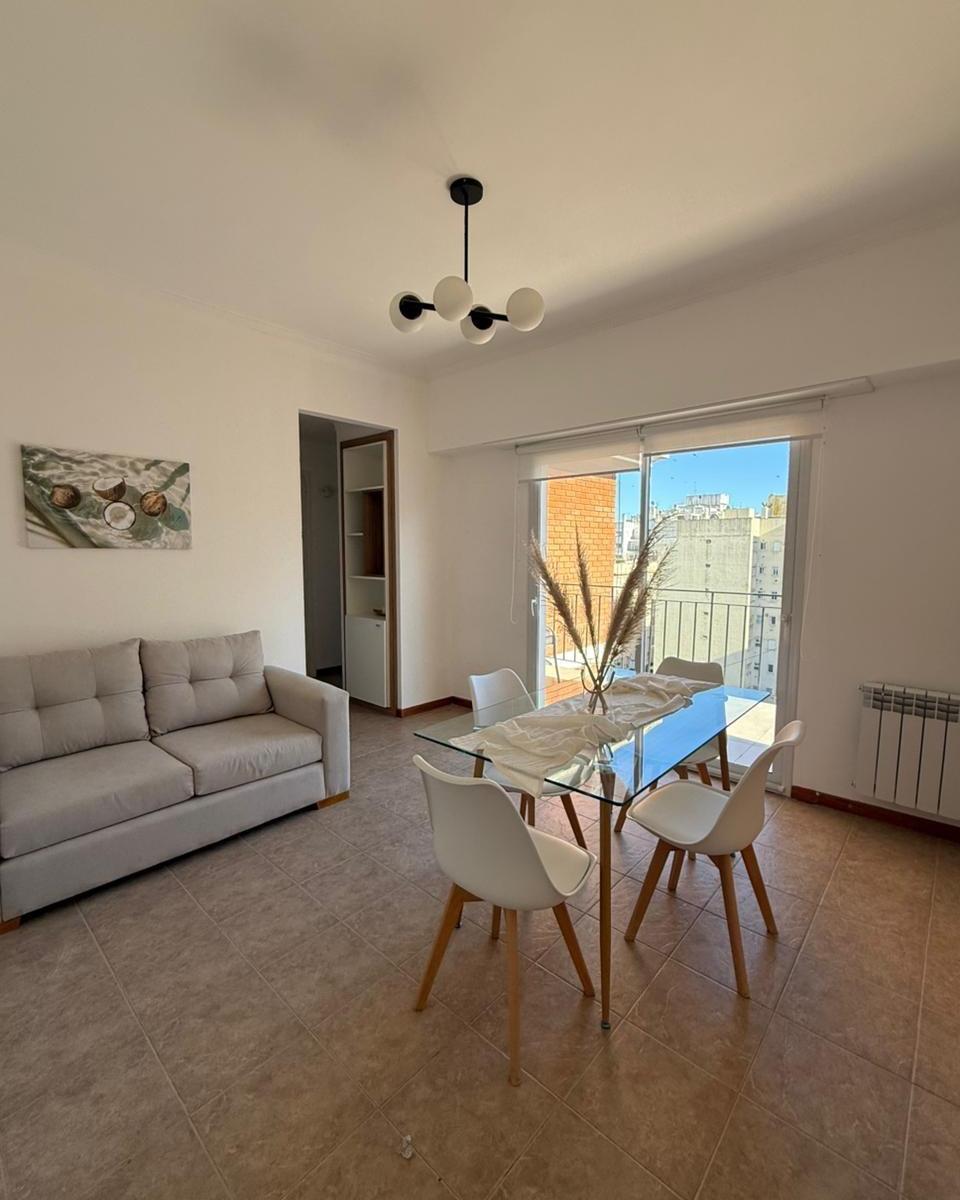 3 Ambientes ubicado en un 8vo piso con balcón terraza