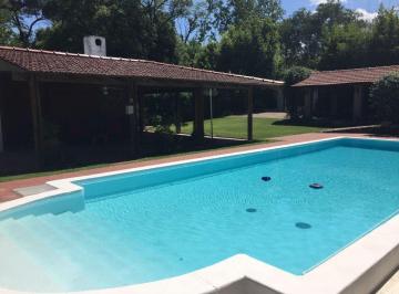 Casa · 227m² · 9 Ambientes · 3 Cocheras · Venta de Casa Mendiolaza Oportunidad!