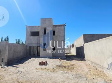Casa · 135m² · 4 Ambientes · 1 Cochera · Venta Casa 3 Dorm. en Ph - Limite Neuquen - Plottier - Loteo Confluencia