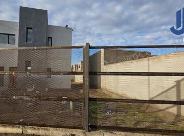Casa · 135m² · 4 Ambientes · 2 Cocheras · Venta Casa 3 Dorm. en Ph - Limite Neuquen - Plottier - Loteo Confluencia