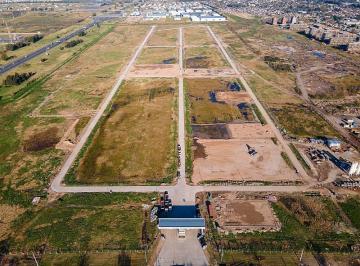 Terreno · 10000m² · Excelente Parque Industrial en Hudson Sobre Autopista Bs As - La Plata. Lotes Desde 2000 m².