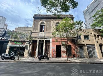 Departamento · 173m² · 5 Ambientes · Casa Interna de 2 Dorm. con Local a La Calle