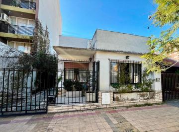 Casa · 126m² · 4 Ambientes · 1 Cochera · Casa Americana Moron Sur