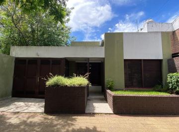 Casa · 124m² · 4 Ambientes · 2 Cocheras · Casa en Venta en La Plata, Casco Urbano