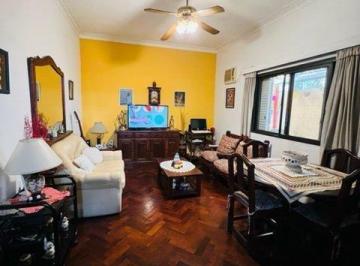 Departamento de 3 ambientes, Barracas · Se Vende un Departamento de 3 Ambientes con Patio y Balcón Al Frente - Barracas