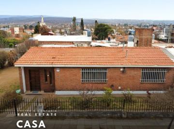 Casa · 112m² · 5 Ambientes · 1 Cochera · Venta Casa de 3 Dorm. en Barrio Malvinas, Villa Carlos Paz