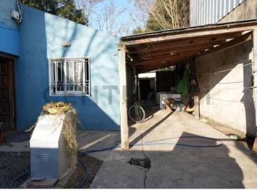 Casa · 80m² · 4 Ambientes · 2 Cocheras · Casa en Arturo Segui con Tres Dorm.