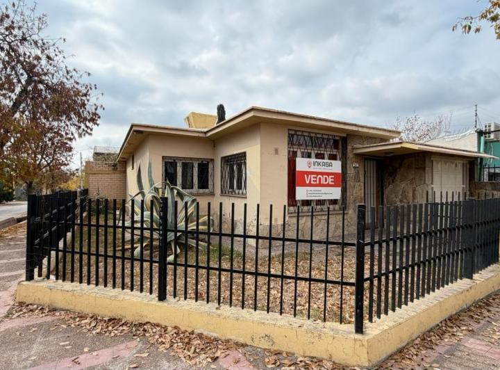 Casa · 134m² · 3 Dormitorios · 2 Cocheras