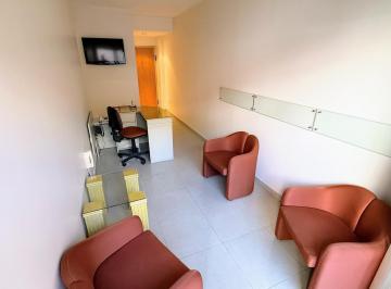 Departamento · 43m² · 2 Ambientes · Venta Consultorio Odontológico en Planta Baja en Monte Castro.