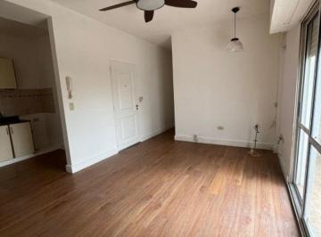 Departamento de 2 ambientes, Morón · Departamento de 2 Ambientes, con Disposición Hacia El Contrafrente