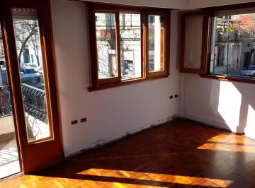 PH · 117m² · 4 Ambientes · 1 Cochera · PH Barracas con Cochera Propia