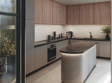 Casa · 154m² · 4 Ambientes · || en Venta || Casa de Pasillo 3 Dormiotorios con Quincho y Pileta - Barrio Pichincha