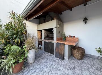 Casa · 119m² · 3 Ambientes · 1 Cochera · Venta Casa 3 Amb. en Haedo con Patio, Cochera, Parrilla y Local Comercial