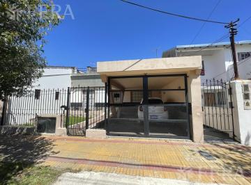 Casa · 163m² · 5 Ambientes · 1 Cochera · Venta Casa Multifamiliar con Cochera en Wilde