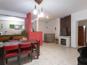 Casa · 254m² · 7 Ambientes · 2 Cocheras · Venta - 2 Casas de 2 Dorm. Cada Una con 2 Cocheras - Barrio Echesortu