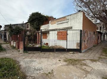 Casa · 100m² · 4 Ambientes · 1 Cochera · Venta Casa en Moron