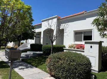 Casa de 8 ambientes, Gobernador Benegas · Venta Casa Barrio Palmares Segunda Etapa