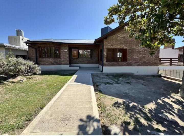 Casa · 288m² · 5 Ambientes · 1 Cochera