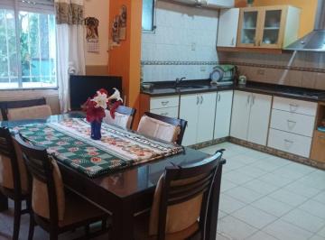Casa · 147m² · 7 Ambientes · Juan Jose Paso 1451 - 3 Dorm.