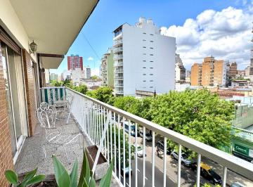 Departamento de 4 ambientes, Boedo · 4 Ambientes Al Frente con Balcón y Lavadero a m de Av Boedo