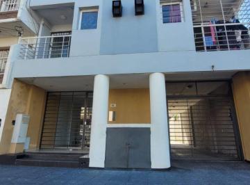 Departamento de 2 ambientes, Avellaneda · Departamento con Patio en Alquiler