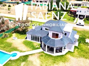 Casa · 260m² · 5 Ambientes · 1 Cochera · Imponente Chalet de 5 Ambientes en Fincas de San Vicente