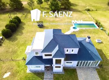 Casa · 260m² · 5 Ambientes · 1 Cochera · Imponente Chalet de 5 Ambientes en Fincas de San Vicente