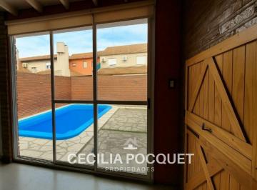 Casa · 120m² · 4 Ambientes · 1 Cochera · Casa Duplex en Venta Barrio Democracia Ciudad Evita