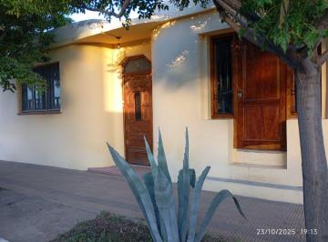 Casa de 7 ambientes, San Francisco del Monte de Oro · Gran Propiedad en El Centro de San Francisco del Monte de Oro – Ideal Para Desarrollo Turístico
