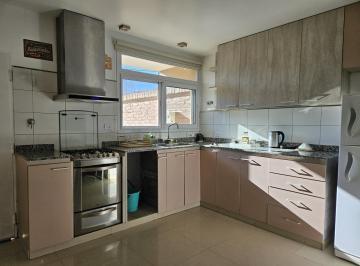 PH · 110m² · 4 Ambientes · 1 Cochera · Venta Casa 3 Dorm. en Una Planta en PH Barrio Perticone