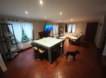 Casa · 110m² · 4 Ambientes · 3 Cocheras · Chalet 4 Ambientes
