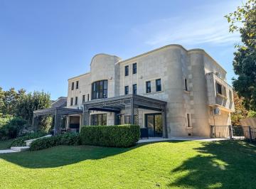 Casa · 538m² · 9 Ambientes · Casa en Venta, 4 Dorm. en Malvinas Argentinas - San Jorge Village