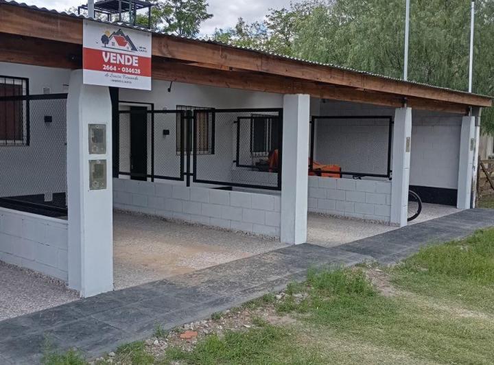 Casa · 200m² · 2 Ambientes · 1 Cochera