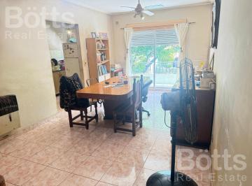 PH · 68m² · 4 Ambientes · PH en Floresta
