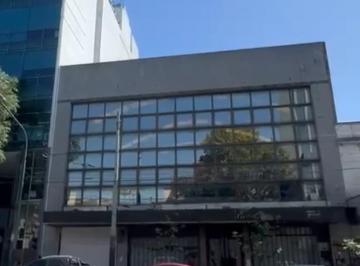 Local comercial · 2700m² · Venta Local Comercial en Parque Patricios (Todos Los Destinos)