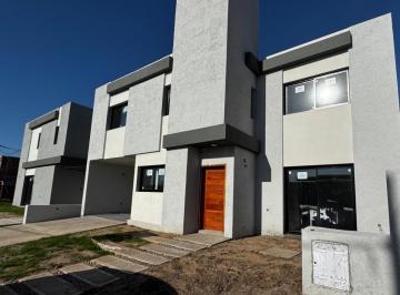 Casa · 160m² · 4 Ambientes · 1 Cochera · Venta Casa Tipo Duplex 2 Plantas 3 Dorm.