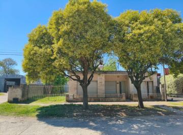 Casa de 4 ambientes, Álvarez · Vivienda con Galpon en Alvarez