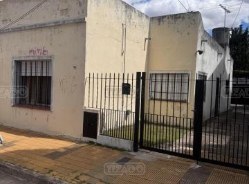 Casa · 89m² · 4 Ambientes · 1 Cochera · Casa Chalet en Venta en Martínez, San Isidro, G. B. a. Zona Norte