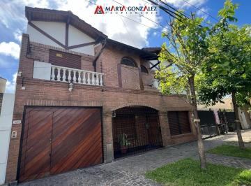 Casa · 300m² · 5 Ambientes · 3 Cocheras · Casa en Venta 5 Ambientes