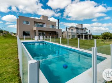 Casa de 5 ambientes, Costa Esmeralda · Casa con Piscina en Alquiler | Costa Esmeralda | Temporada 2025