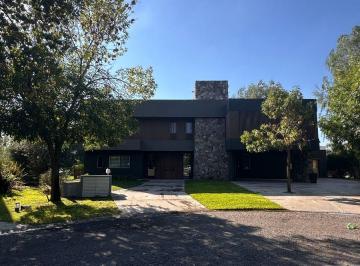 Casa de 7 ambientes, General Rodríguez · Country Terravista - Casa 7 Amb - con Vista Al Lago