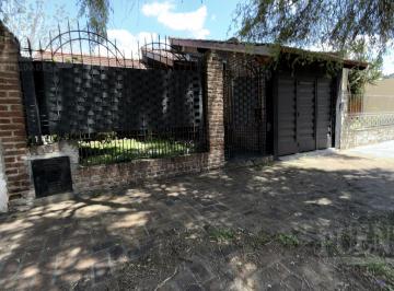 Casa · 85m² · 3 Ambientes · 1 Cochera · Fray Luis Beltrán 1493