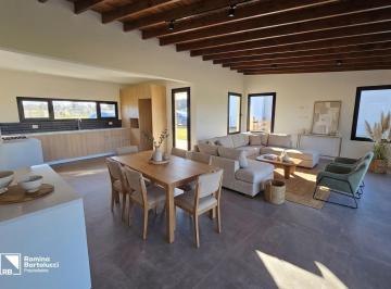 Casa · 180m² · 4 Ambientes · 2 Cocheras · Venta de Casa 4 Ambientes a Estrenar en Arenas Chico