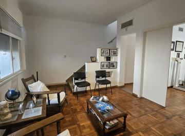 Casa · 203m² · 9 Ambientes · 1 Cochera · Casa Clínica 5 Dorm. en Venta La Plata
